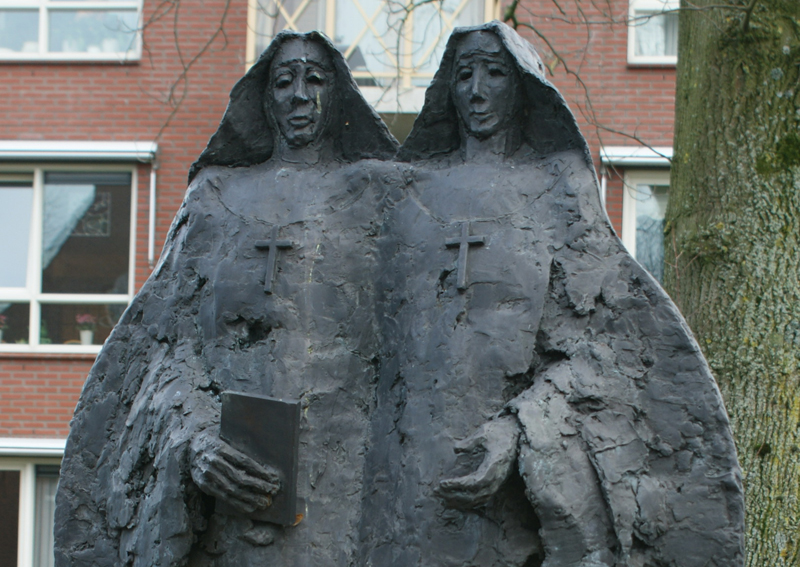 Copinga,%20Kiny_Samen%20gaan%20(brons)_(COP-02%20brons%202007%20b)